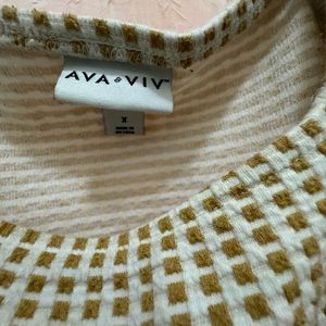 Puffy 3/4 sleeve checkered top